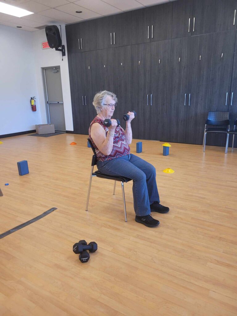 Participantes soulevant des poids